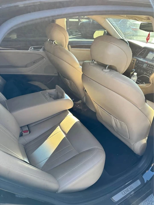 2015 Hyundai Genesis - Image 6 of 8