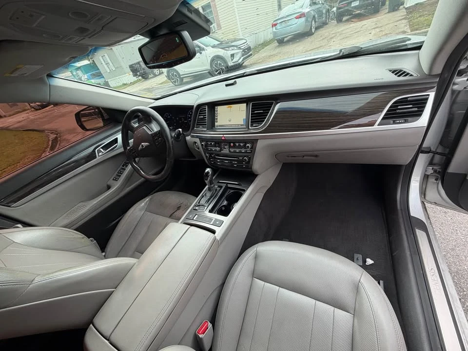 2015 Hyundai Genesis - Image 9 of 16