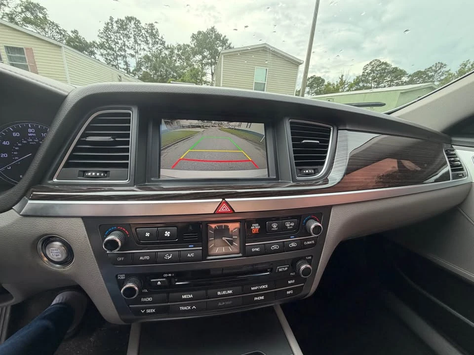 2015 Hyundai Genesis - Image 7 of 16
