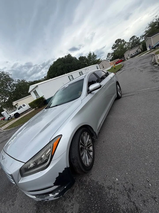 2015 Hyundai Genesis - Image 14 of 16