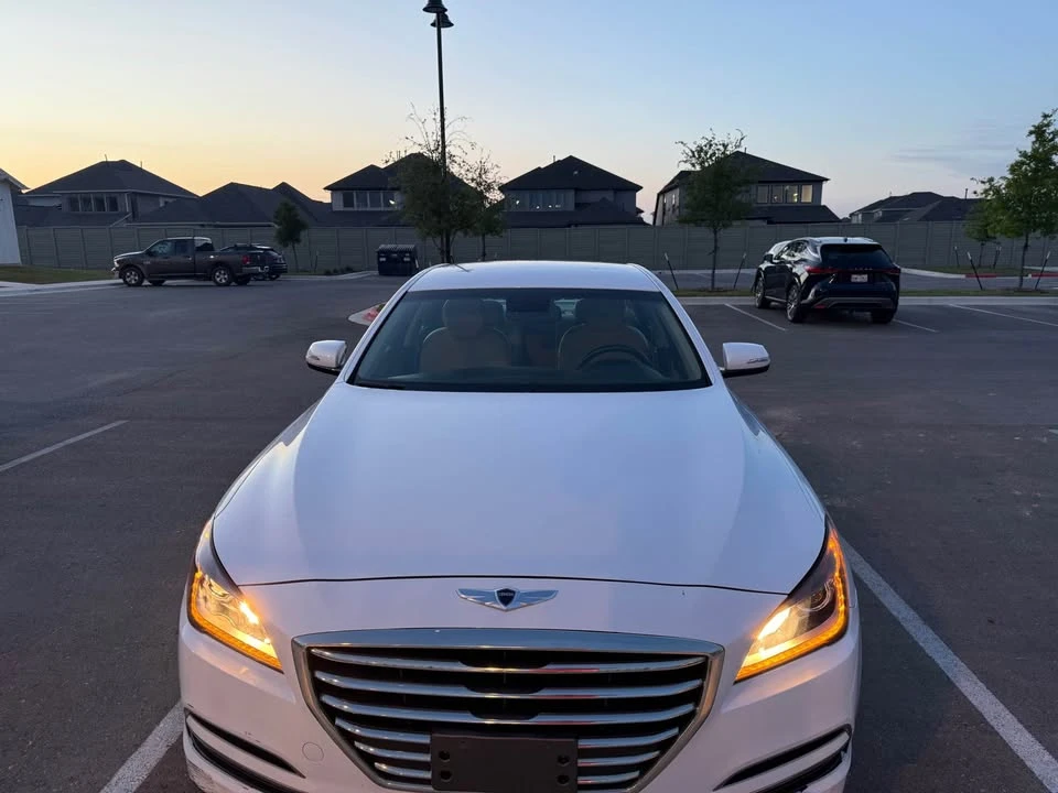 2015 Hyundai Genesis - Image 14 of 18