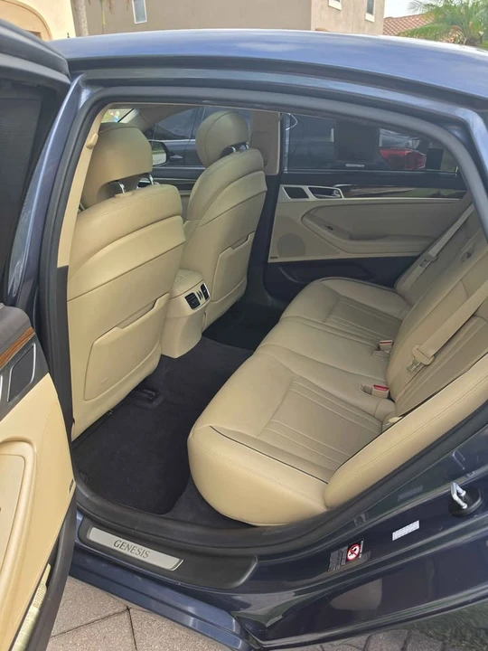 2015 Hyundai Genesis - Image 5 of 11