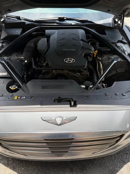 2015 Hyundai Genesis - Image 2 of 14