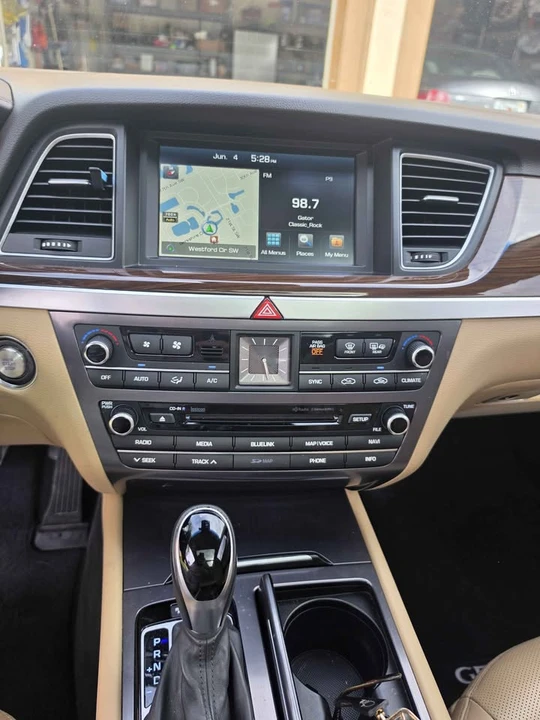 2015 Hyundai Genesis - Image 8 of 11