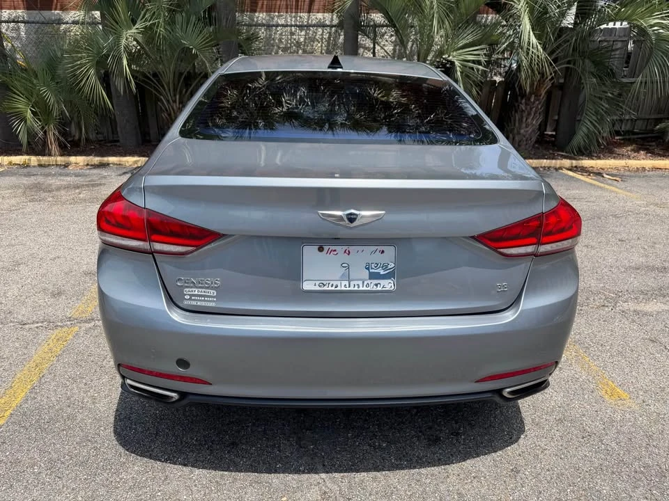 2015 Hyundai Genesis - Image 8 of 14