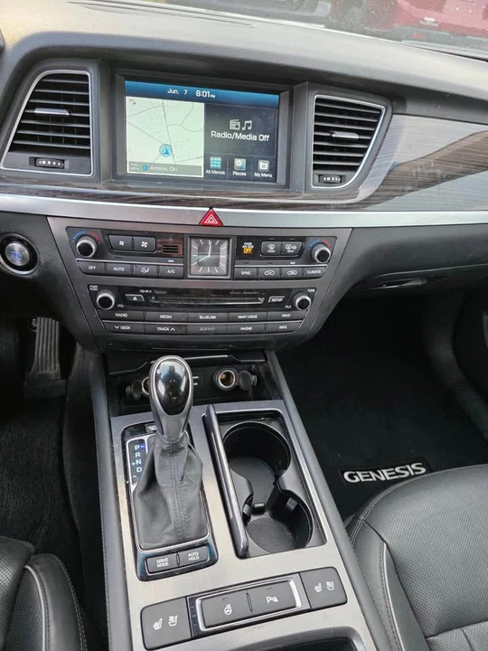 2015 Hyundai Genesis - Image 8 of 15