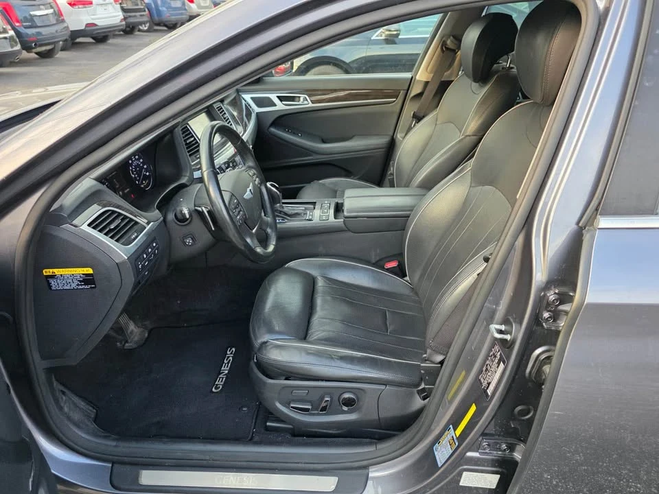 2015 Hyundai Genesis - Image 6 of 15