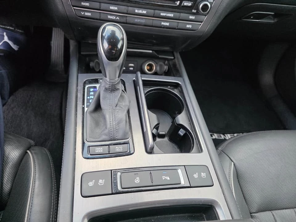2015 Hyundai Genesis - Image 10 of 15