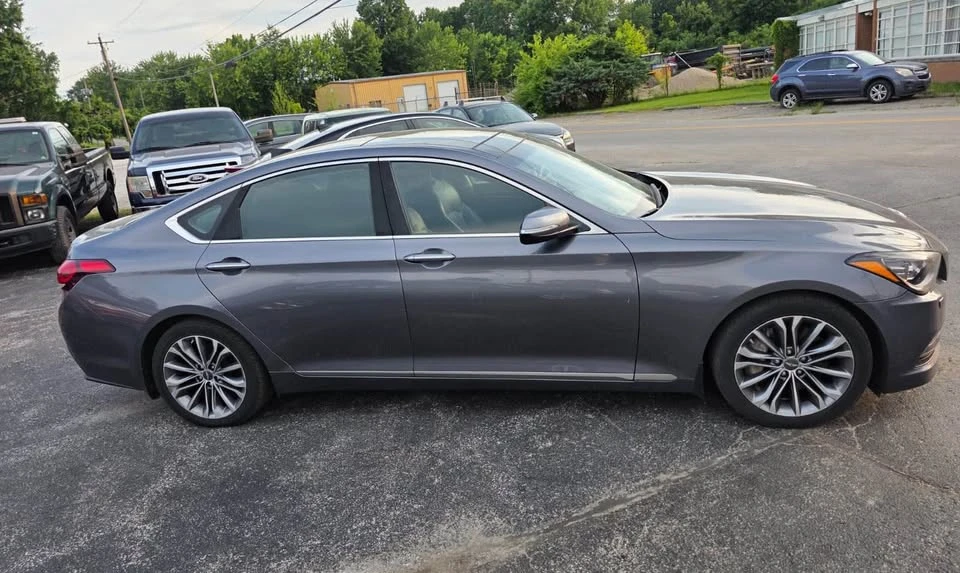 2015 Hyundai Genesis - Image 4 of 15