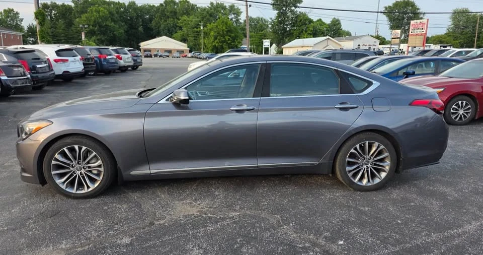 2015 Hyundai Genesis - Image 5 of 15