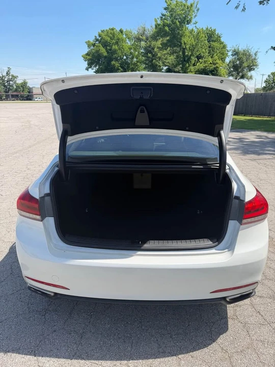 2015 Hyundai Genesis - Image 9 of 16