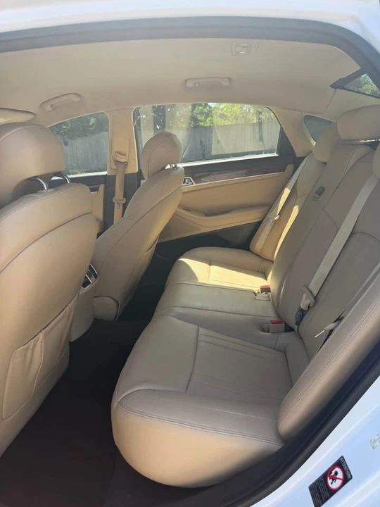 2015 Hyundai Genesis - Image 10 of 16