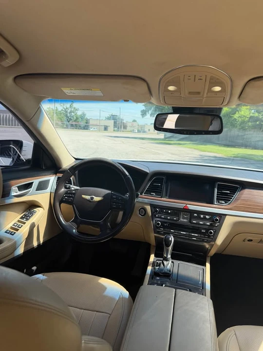 2015 Hyundai Genesis - Image 11 of 16