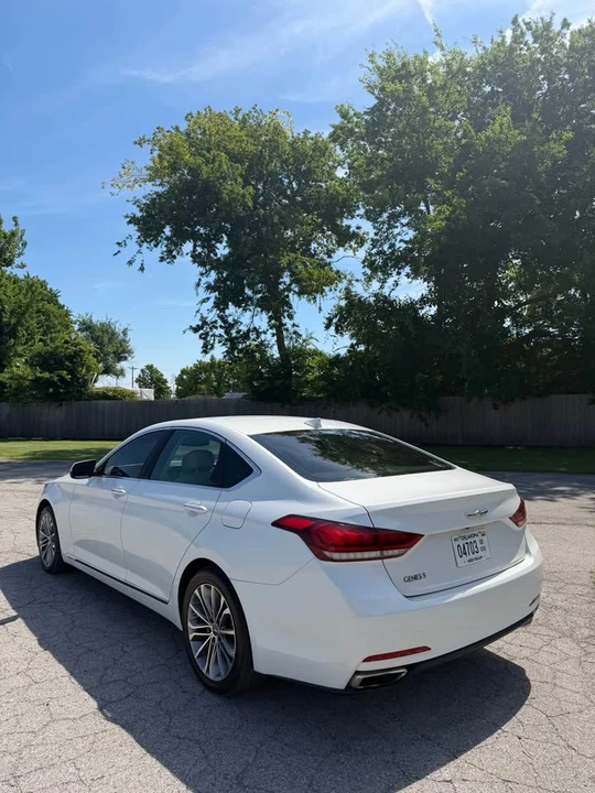 2015 Hyundai Genesis - Image 4 of 16