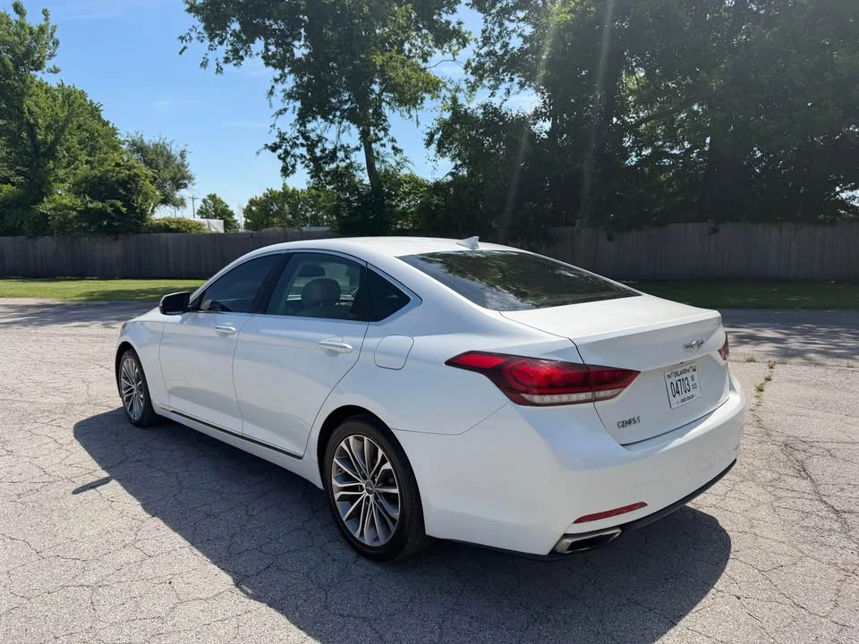 2015 Hyundai Genesis - Image 8 of 16