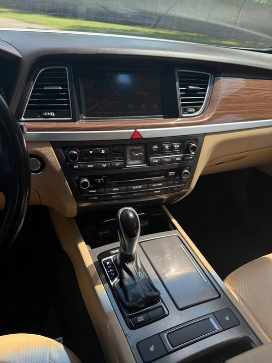 2015 Hyundai Genesis - Image 16 of 16