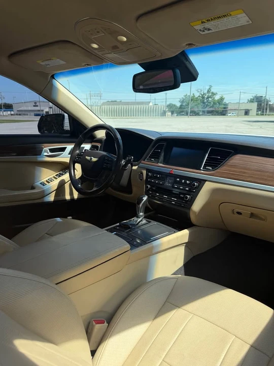 2015 Hyundai Genesis - Image 13 of 16