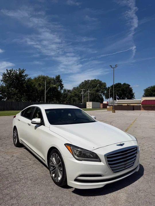 2015 Hyundai Genesis - Image 2 of 16