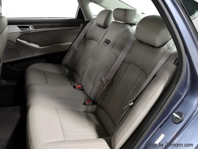 2015 Hyundai Genesis - Image 11 of 21