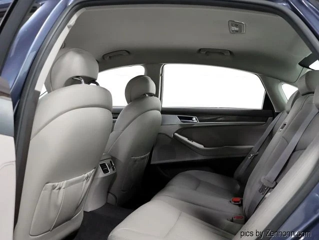 2015 Hyundai Genesis - Image 12 of 21