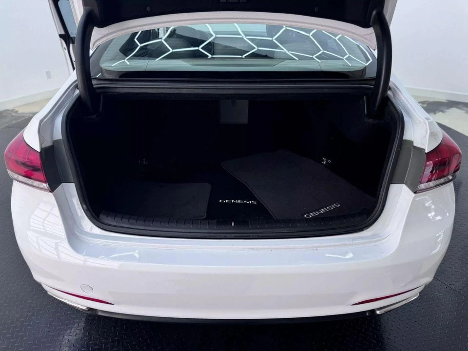 2015 Hyundai Genesis - Image 21 of 21