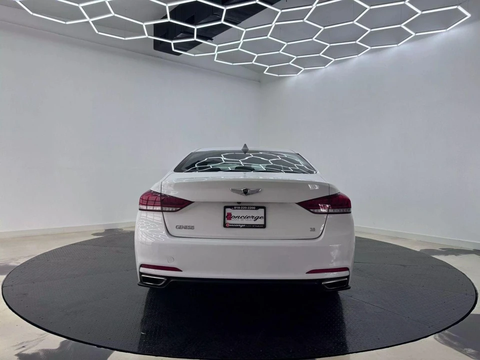2015 Hyundai Genesis - Image 4 of 21