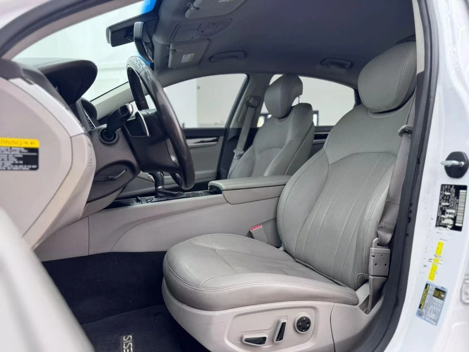 2015 Hyundai Genesis - Image 9 of 21