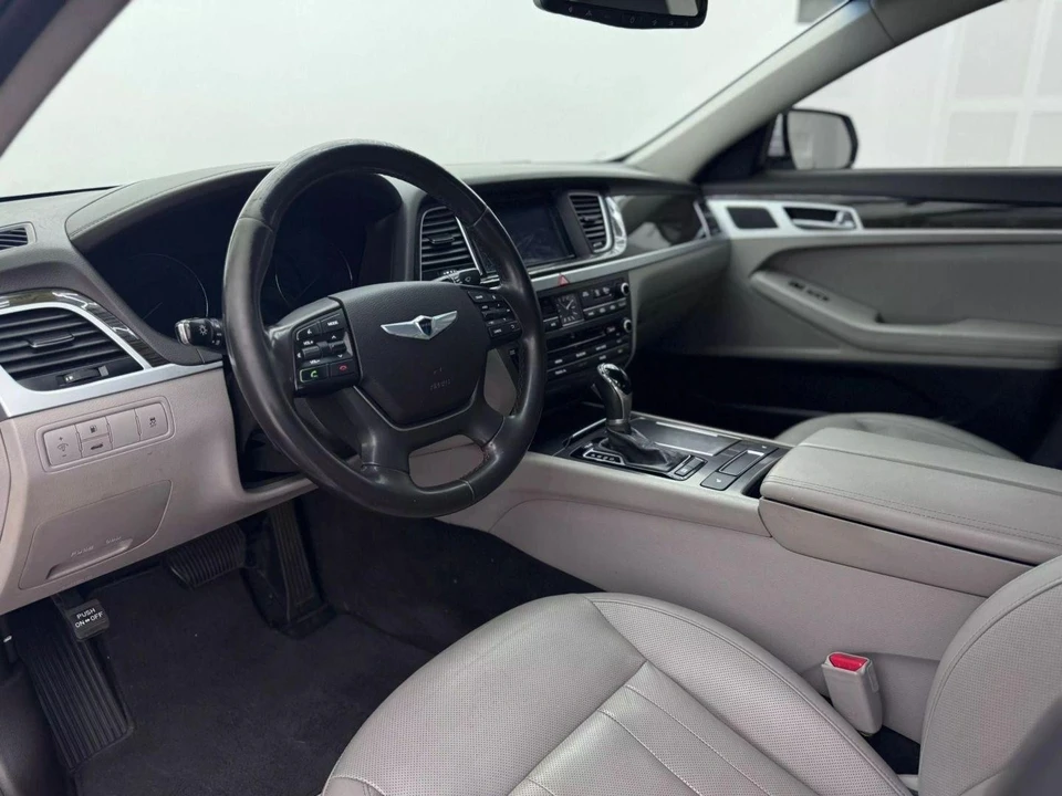 2015 Hyundai Genesis - Image 8 of 21