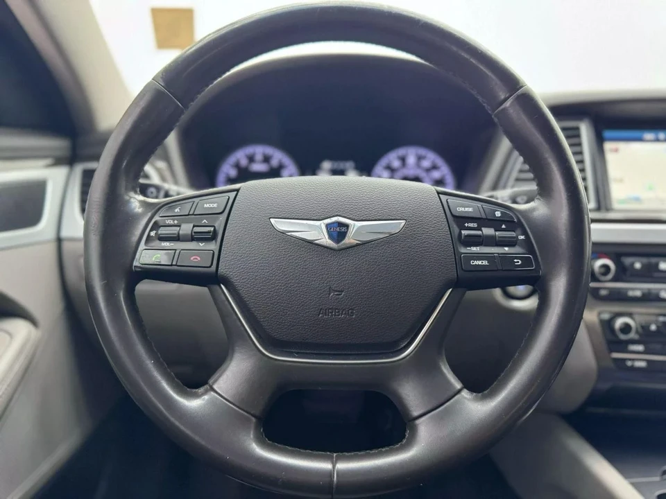 2015 Hyundai Genesis - Image 12 of 21