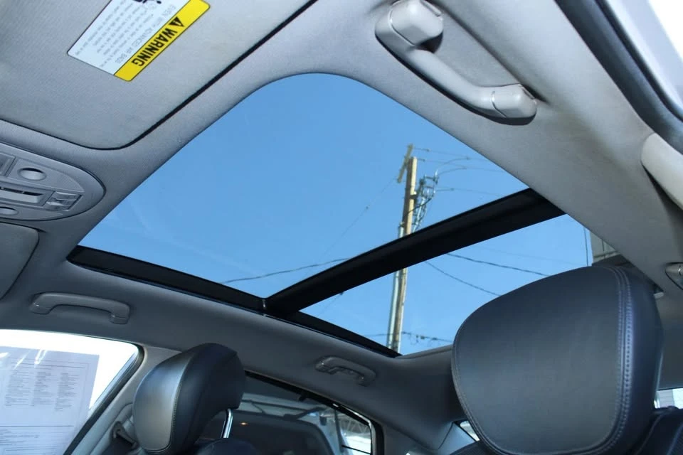 2015 Hyundai Genesis - Image 11 of 20