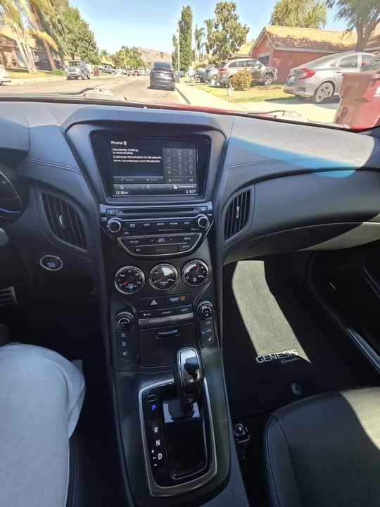 2015 Hyundai Genesis Coupe - Image 12 of 13
