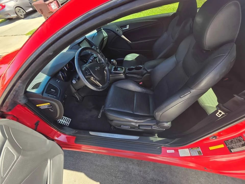 2015 Hyundai Genesis Coupe - Image 9 of 13