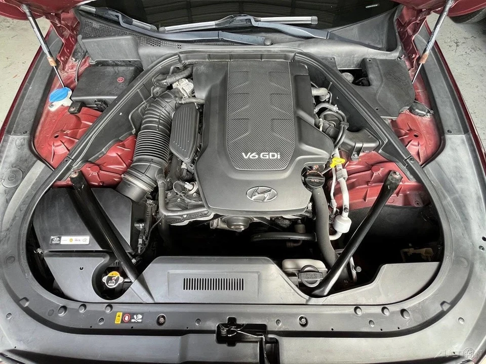 2015 Hyundai Genesis - Image 16 of 21