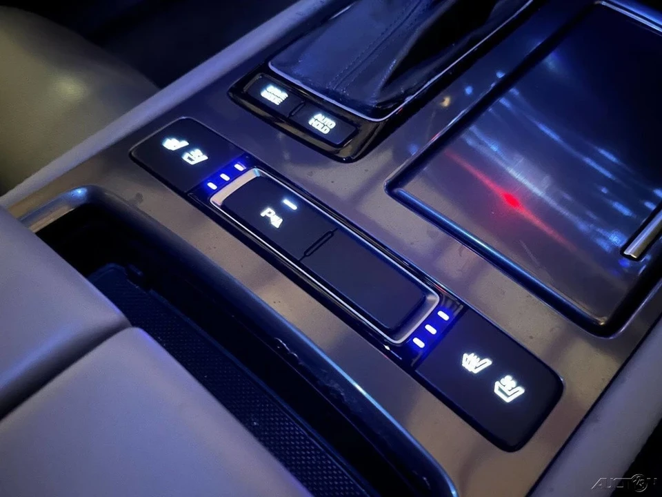 2015 Hyundai Genesis - Image 20 of 21
