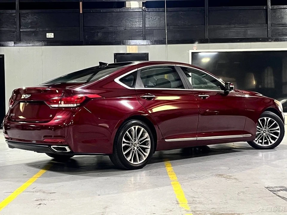 2015 Hyundai Genesis - Image 11 of 21