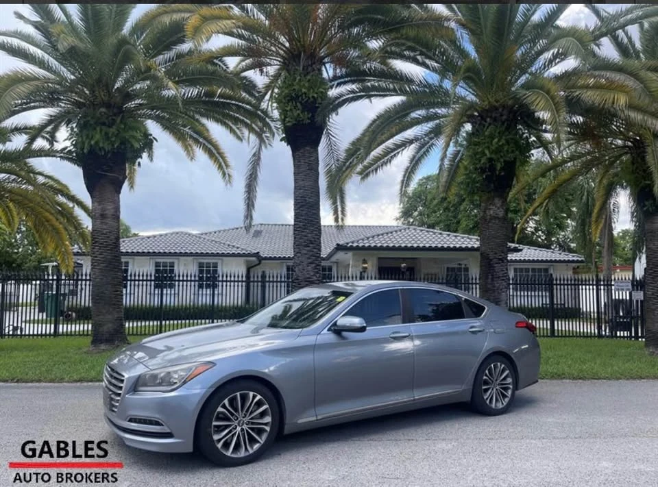 2015 Hyundai Genesis - Image 2 of 10