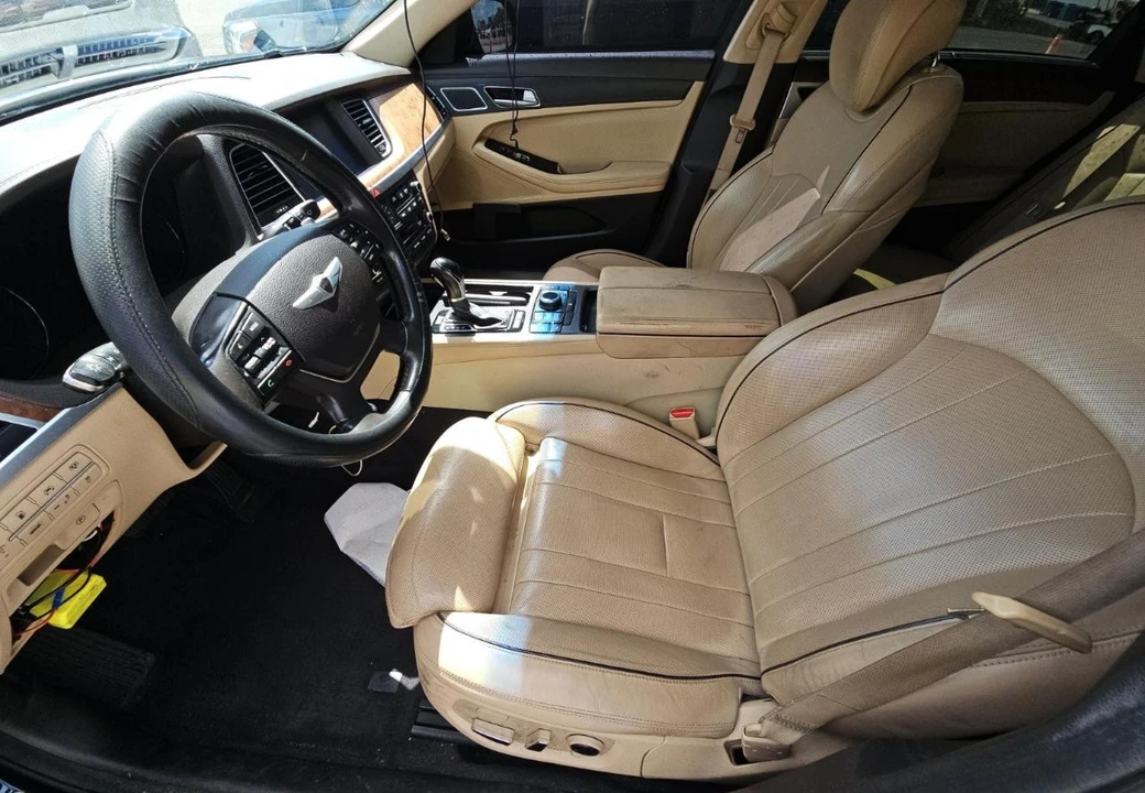 2015 Hyundai Genesis - Image 9 of 18