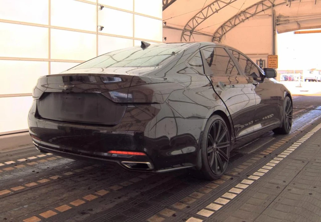2015 Hyundai Genesis - Image 5 of 18