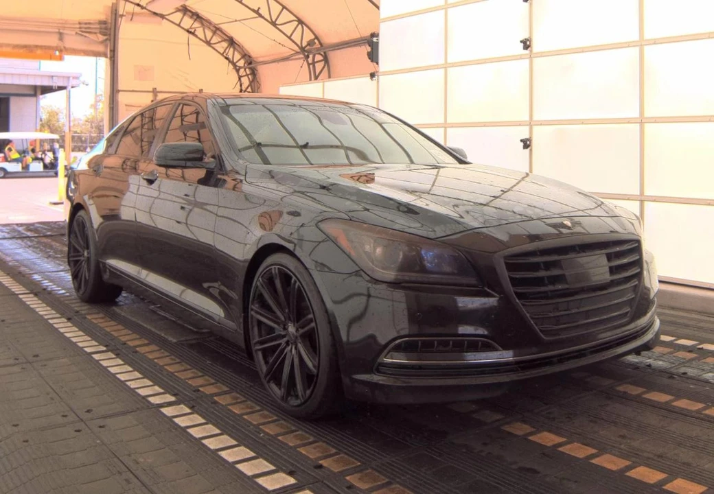 2015 Hyundai Genesis - Image 6 of 18