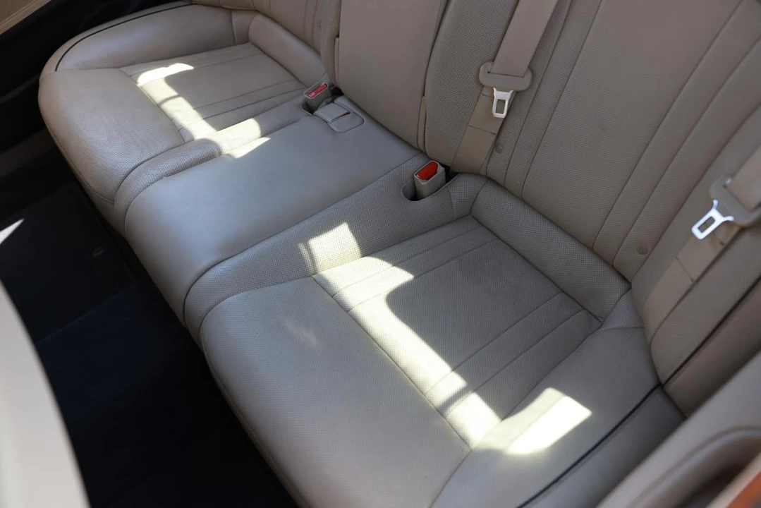 2015 Hyundai Genesis - Image 18 of 21