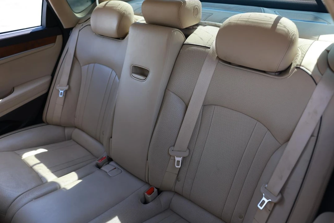 2015 Hyundai Genesis - Image 8 of 21