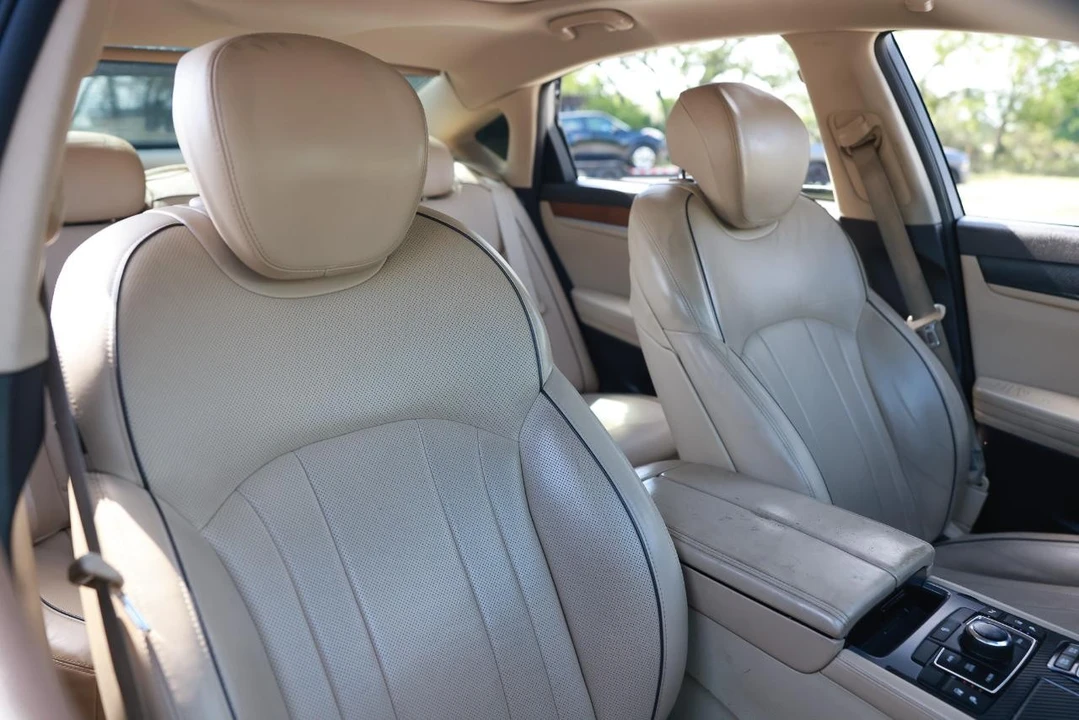 2015 Hyundai Genesis - Image 16 of 21