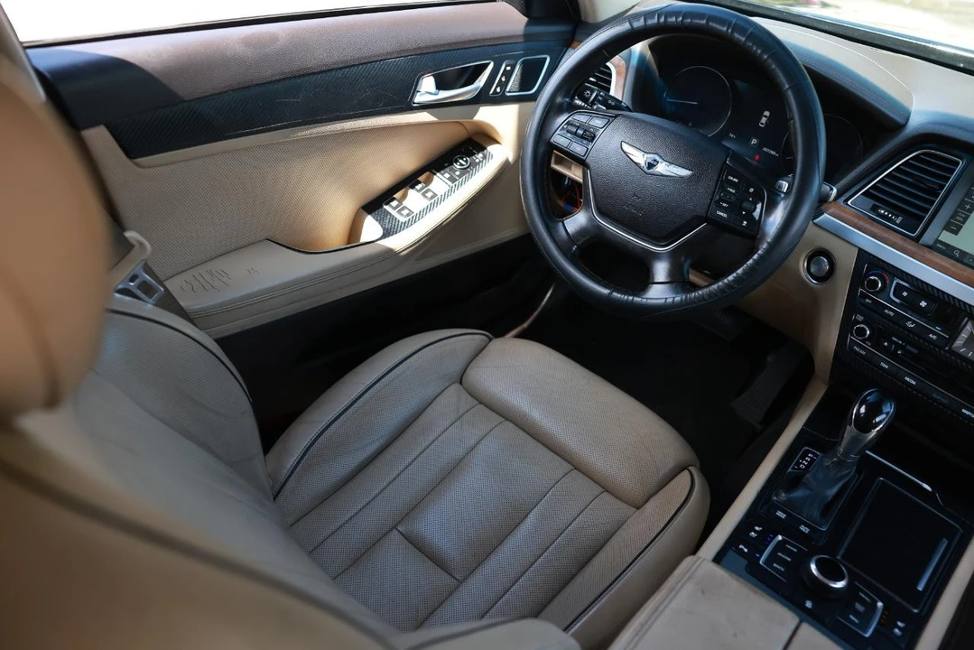 2015 Hyundai Genesis - Image 19 of 21