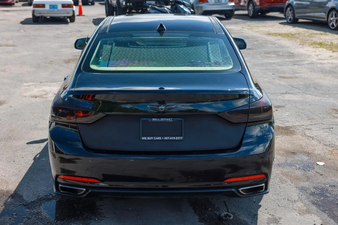 2015 Hyundai Genesis - Image 9 of 21