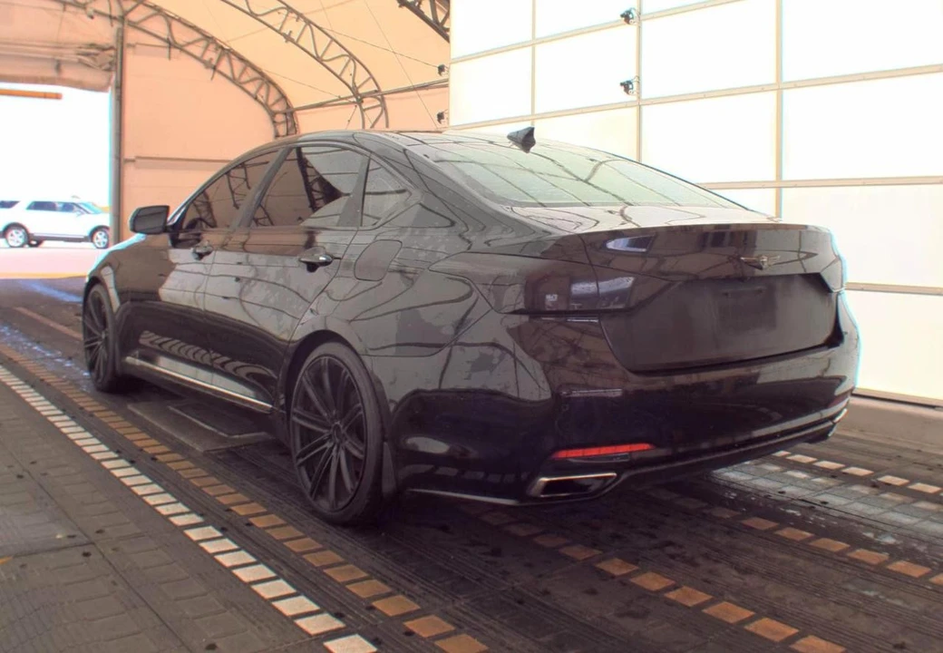 2015 Hyundai Genesis - Image 2 of 18