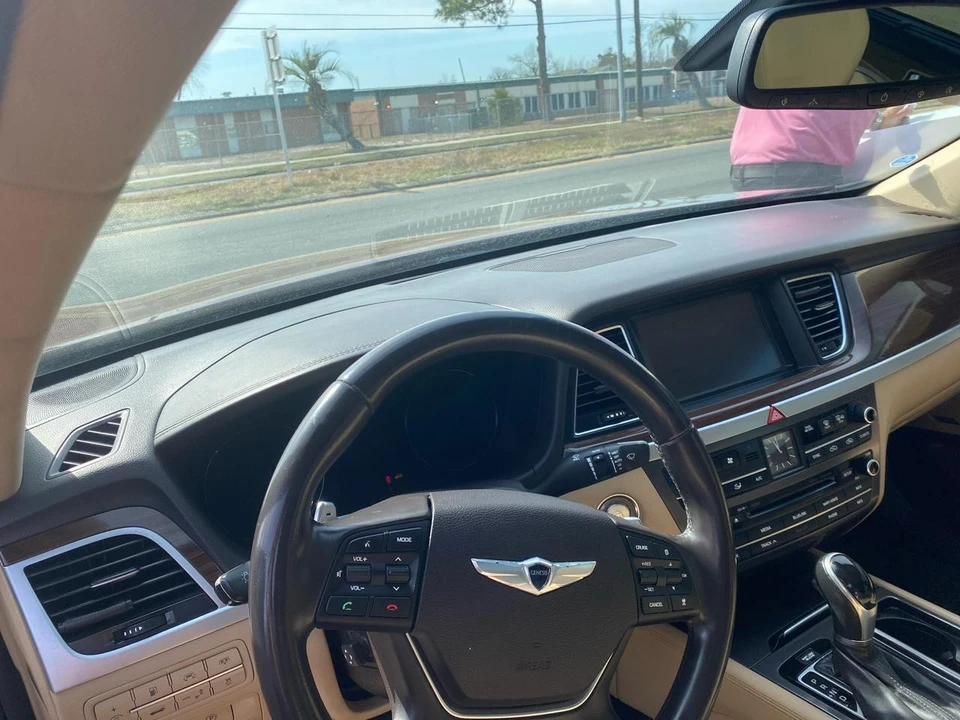 2015 Hyundai Genesis - Image 6 of 7