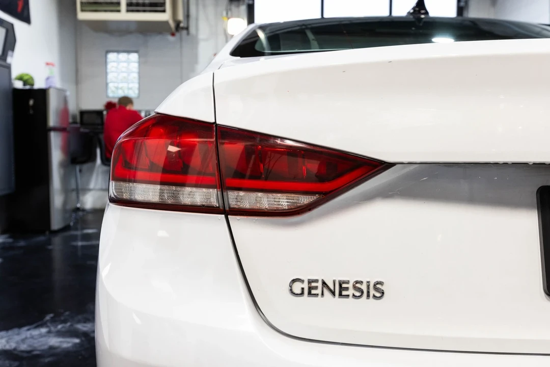 2015 Hyundai Genesis - Image 12 of 12