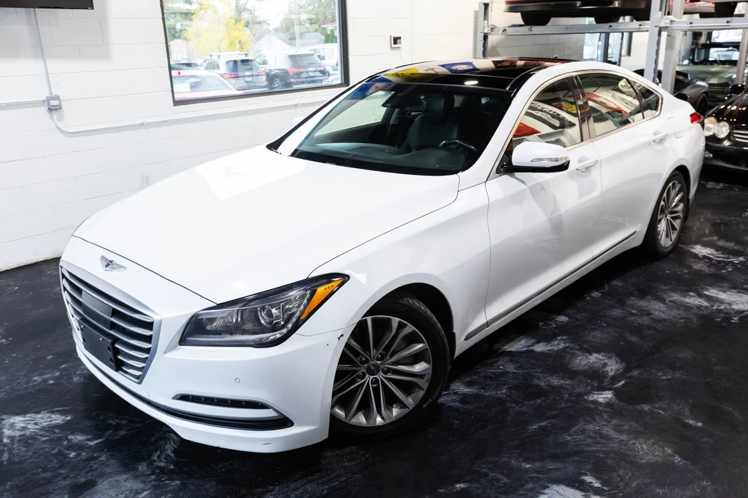 2015 Hyundai Genesis - Image 2 of 12