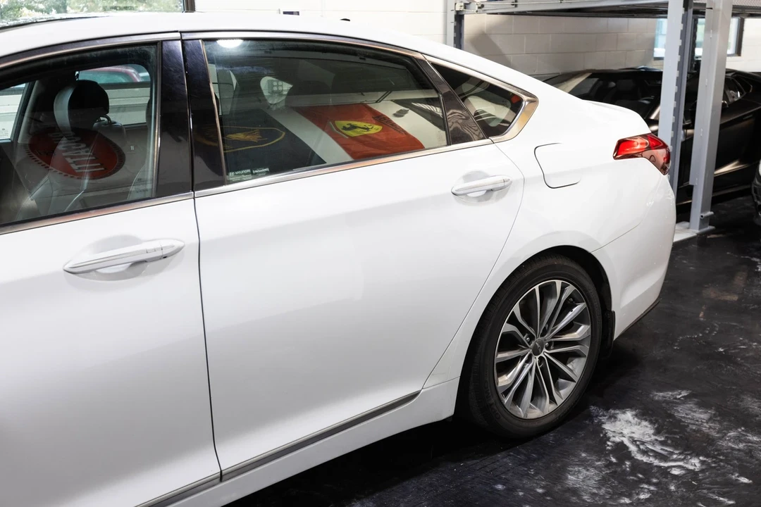 2015 Hyundai Genesis - Image 6 of 12