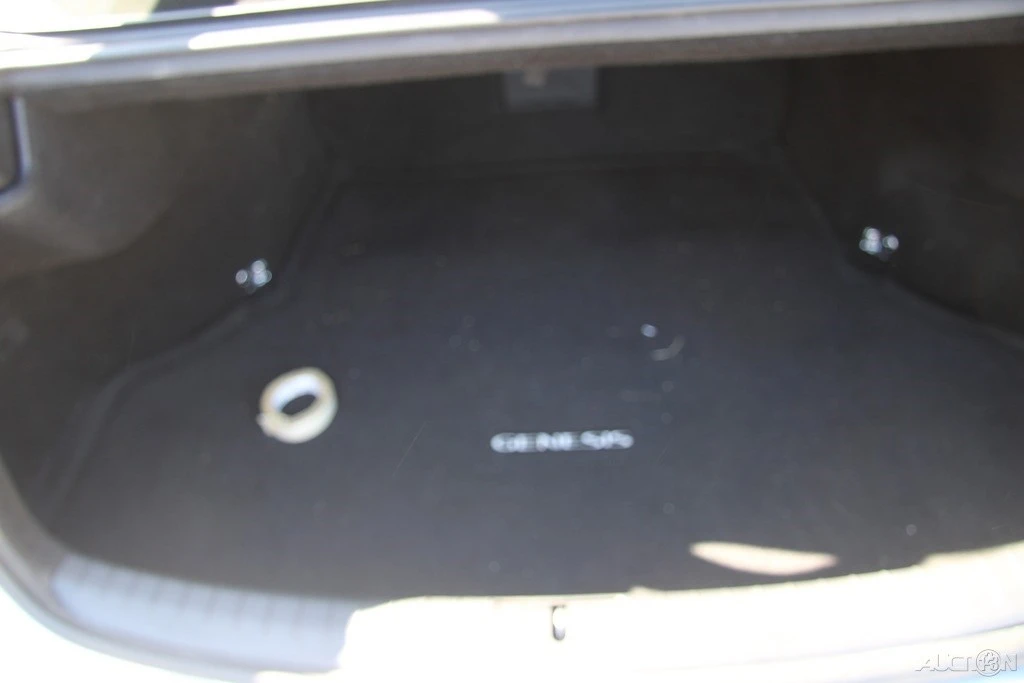 2015 Hyundai Genesis - Image 20 of 21